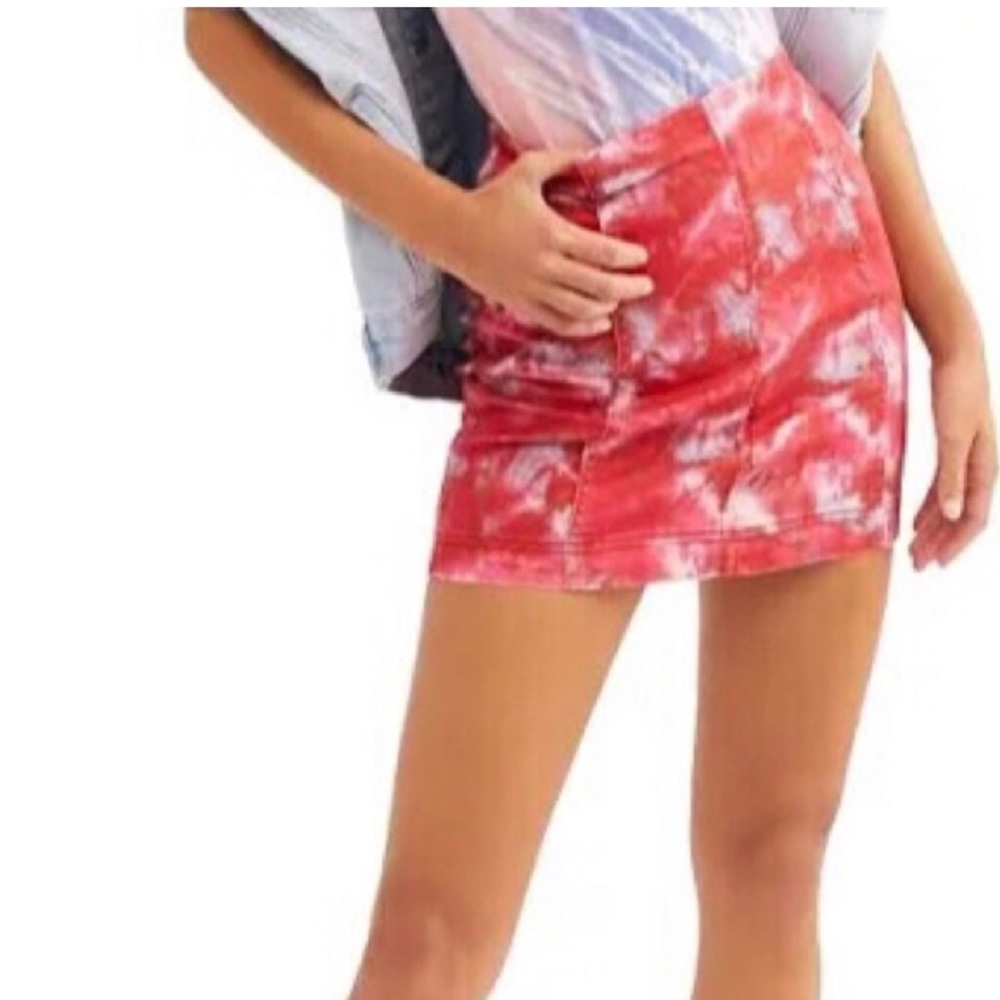 FREE PEOPLE Femme Denim Mini Skirt in Flamingo Flame Pink Red Tie Dye Size 8